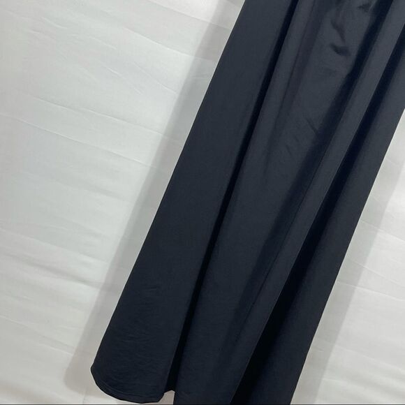 Black Red Roses Slit Maxi Dress - Picture 9 of 12